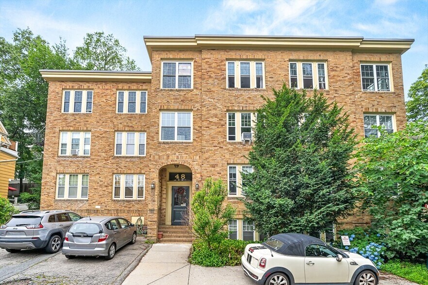 Building Photo - 48 Robinwood Ave