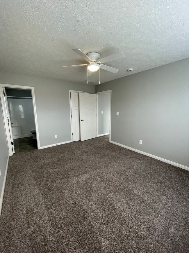 Building Photo - 3 Bedroom Single Family Home