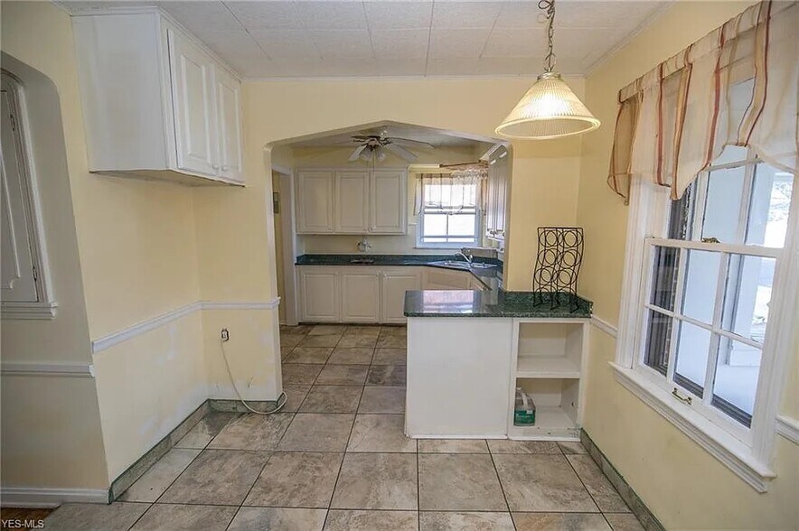 Building Photo - 3125 W 140th St