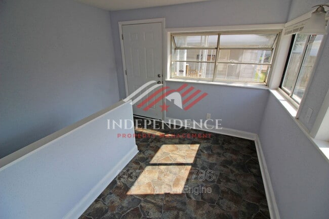 Building Photo - 78 Notre Dame Ave