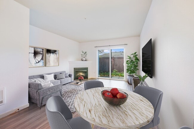 Building Photo - Cozy contemporary condo offers tranquility and convenience close to Columbia City.