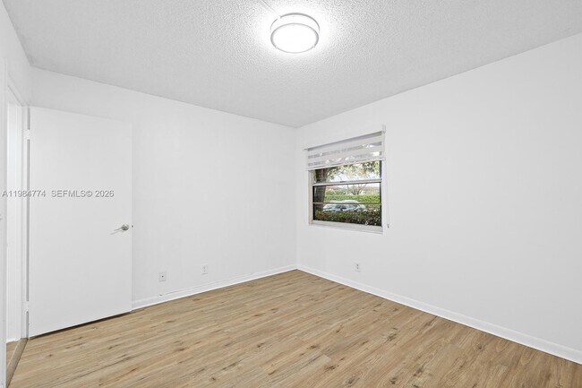 Building Photo - 1401 SW 128th Terrace