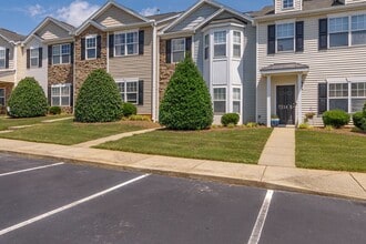 Building Photo - Maintenance-Free beautiful  3 bedroom 2.5 bath townhouse in Burlington