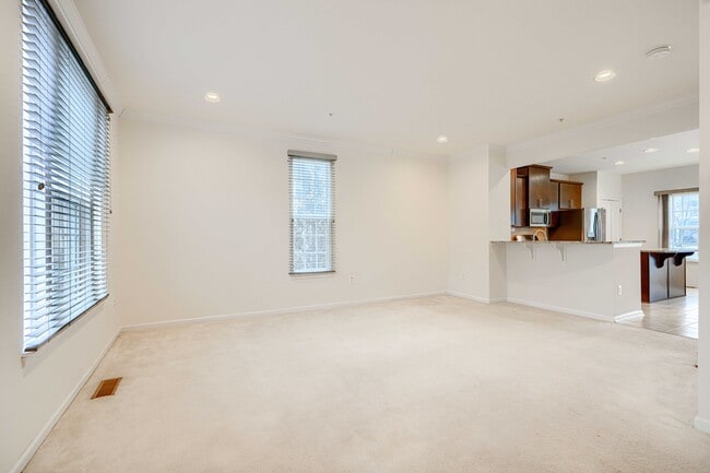 Building Photo - 7403 Wild Honey Way