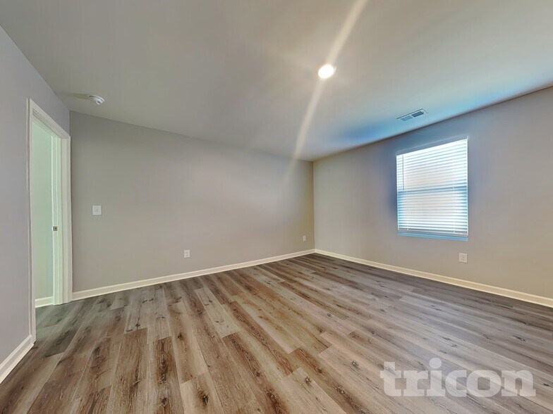 Building Photo - 300 San Vito Wy