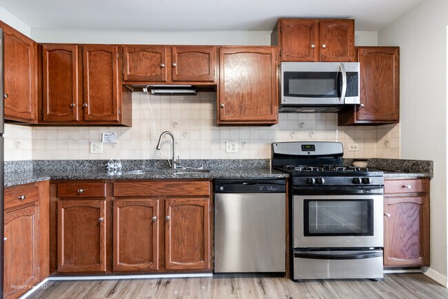 Building Photo - 966 Cumberland Ct