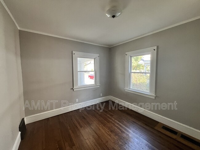 Building Photo - 2507 B Ave NE