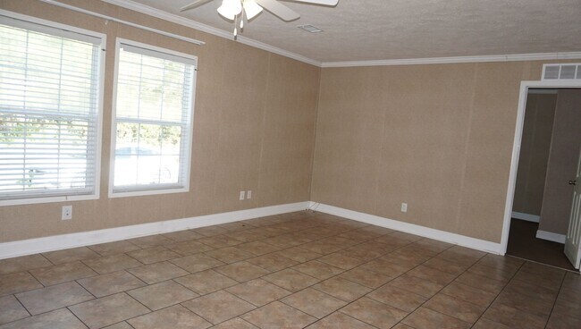 Building Photo - 3876 Rowell Rd