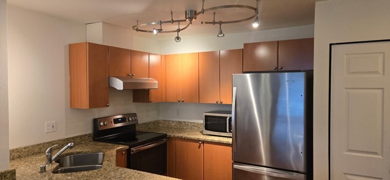 Kitchen - 621 5th Ave N