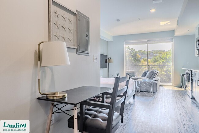 Building Photo - 210 E Green St