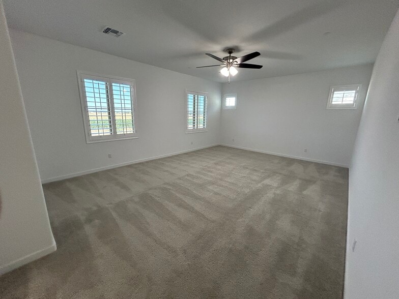 Building Photo - 4146 S Columbus Dr