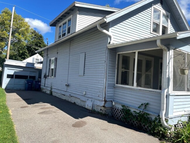 Building Photo - 204 Ruder St
