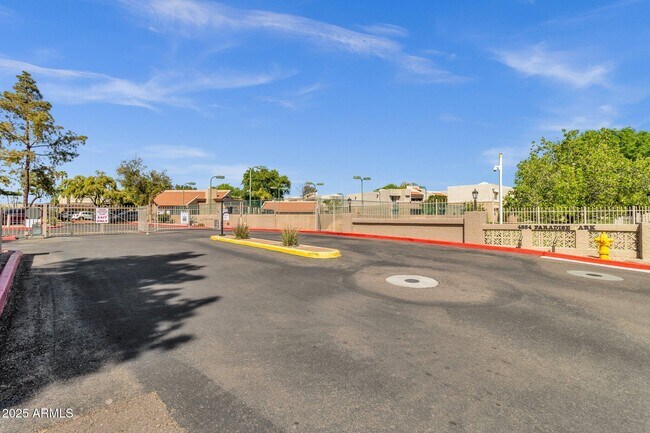 Building Photo - 4554 E Paradise Village Pkwy N