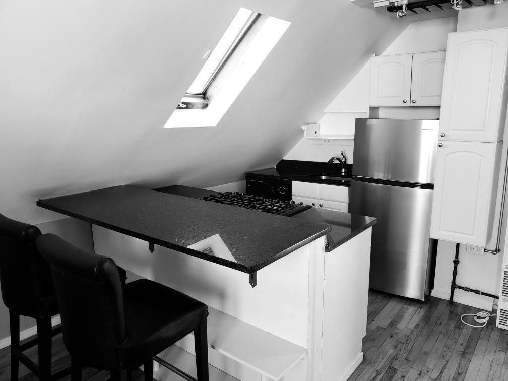 Building Photo - 2321 W Belmont Ave