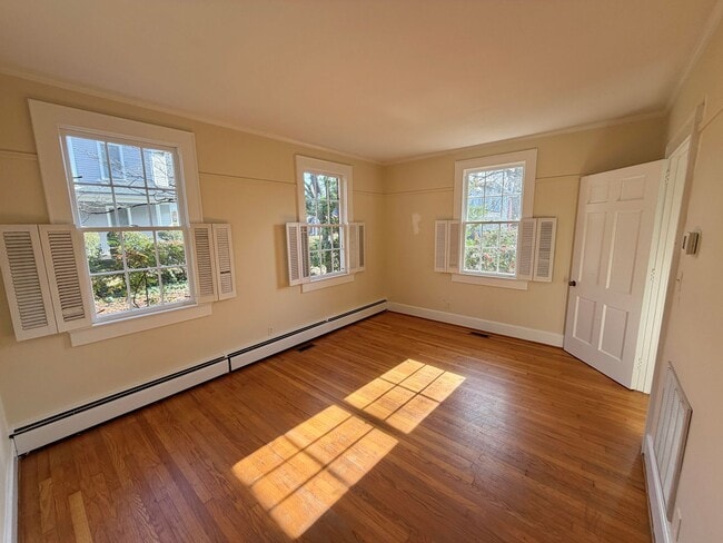 Building Photo - Mitchell College Historic District - 3BR / 4BA