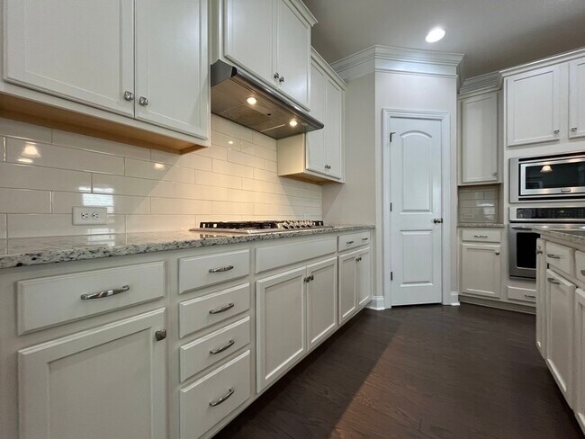 Building Photo - 17027 Challory Gln Wy