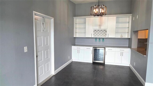 Building Photo - 8215 Sun Spring Cir