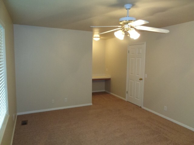 Building Photo - 1881 N 660 W