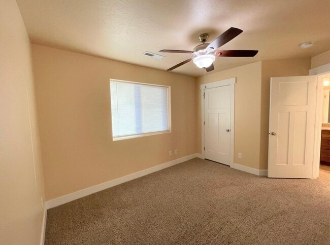 Building Photo - 873 S 110 W