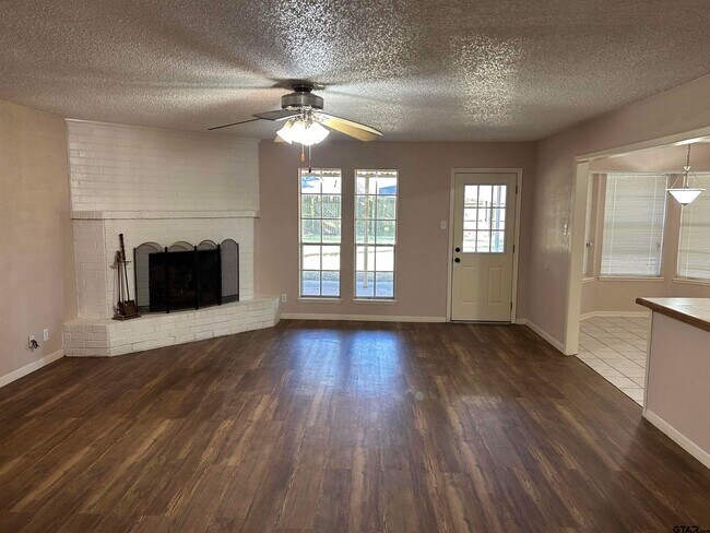 Building Photo - 4615 Edinburgh Dr