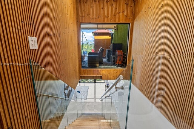 Building Photo - 6124 Paradise Point Dr