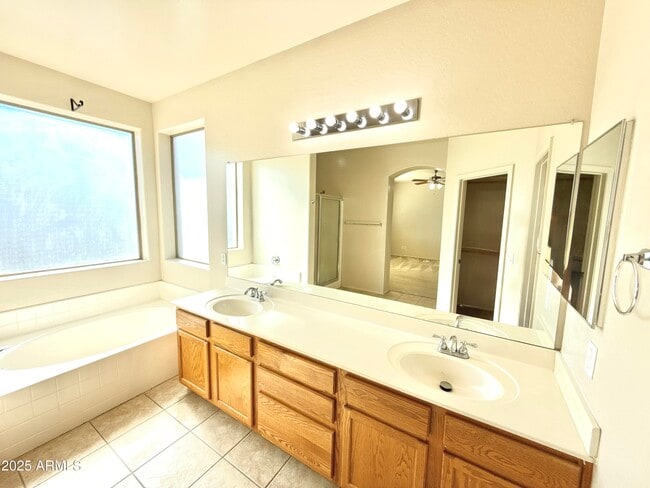 Building Photo - 15029 W Riviera Dr