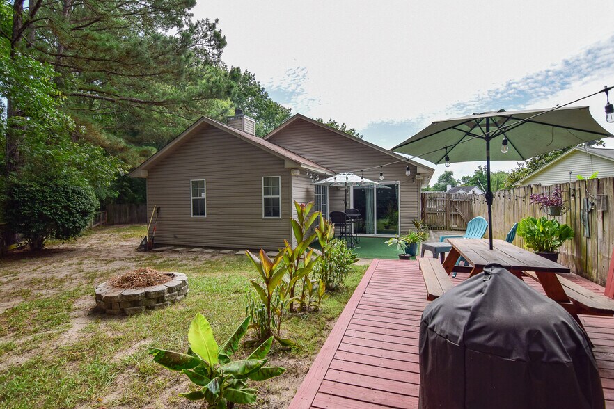 Building Photo - 8591 Waccamaw Ct