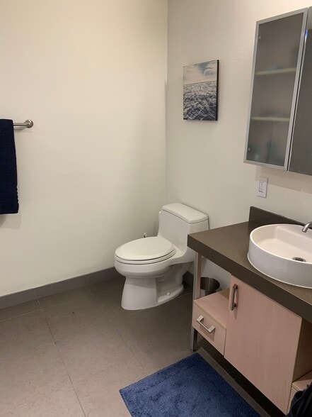 Building Photo - 1234 Wilshire Blvd