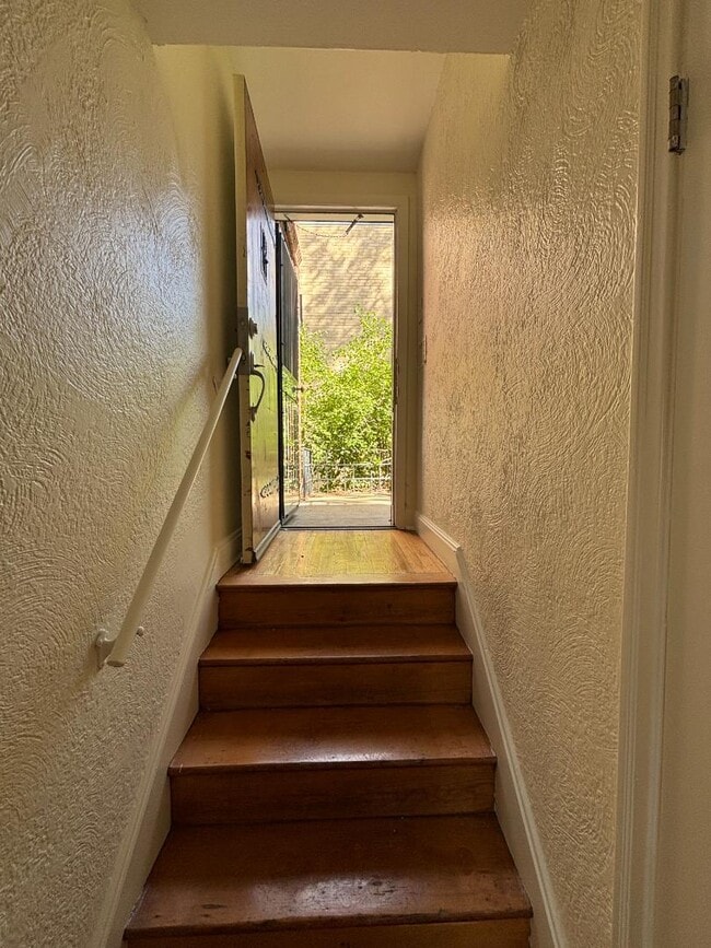Building Photo - 1451 Elm St