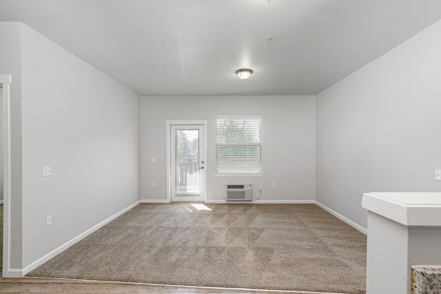 Interior Photo - Howard Commons