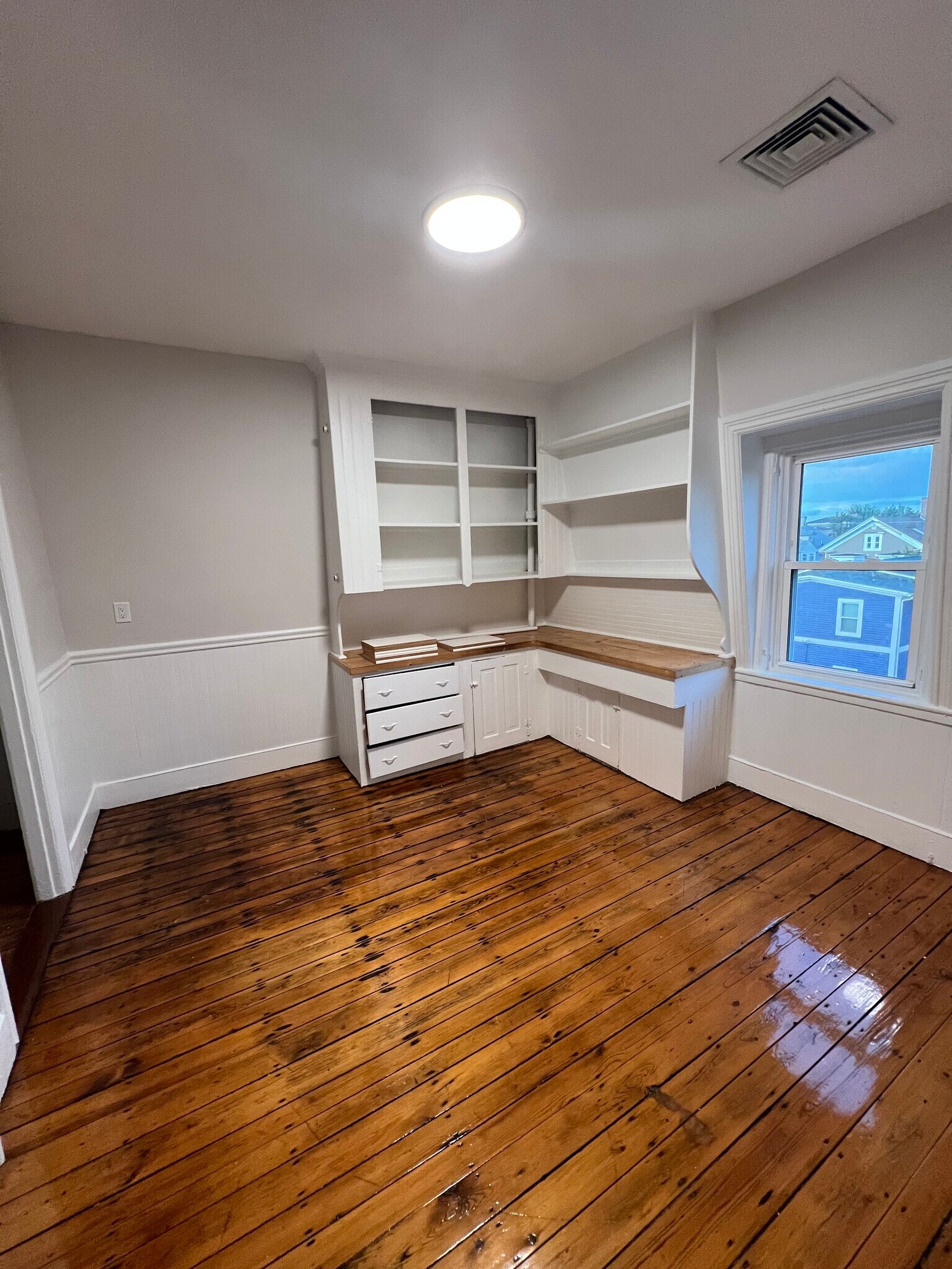 Building Photo - 108 Vinton St