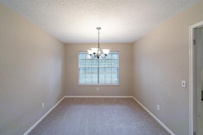 Building Photo - 75 Breezy Point Pl