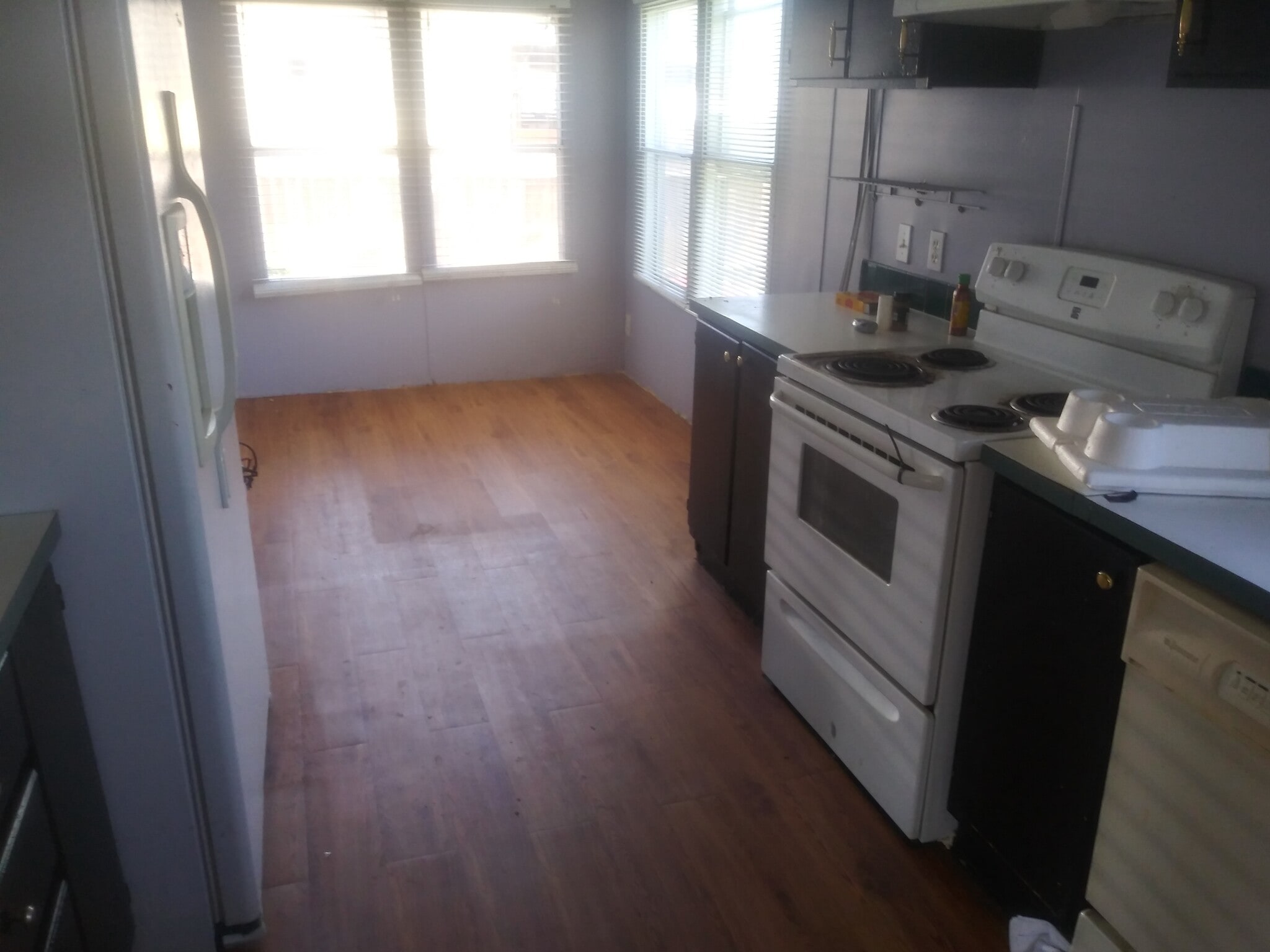 BREAK FAST AREA IN KITCHEN - 20322 Mountaindale Dr