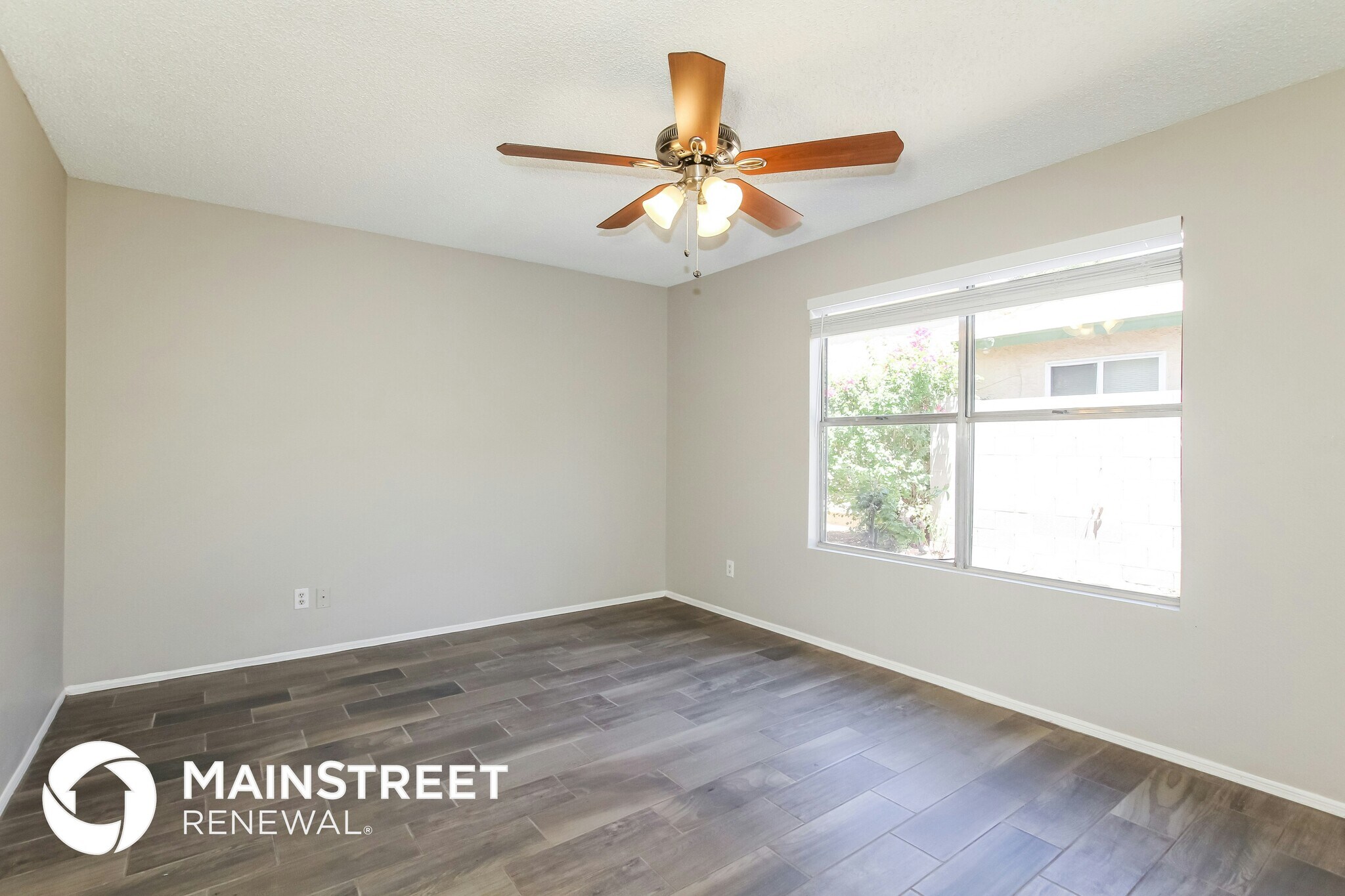 Building Photo - 927 E Escuda Dr