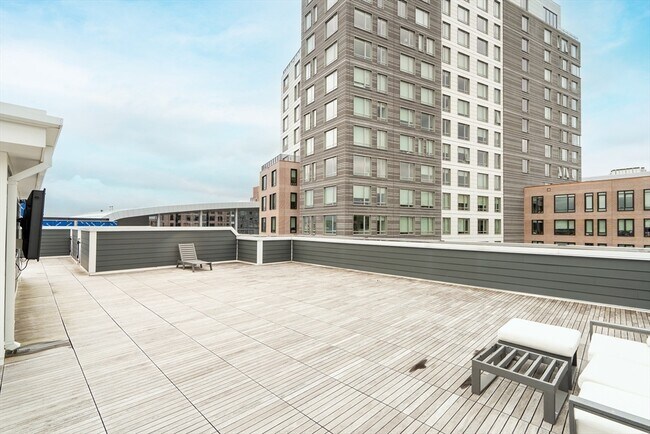 Building Photo - 50 Hichborn St