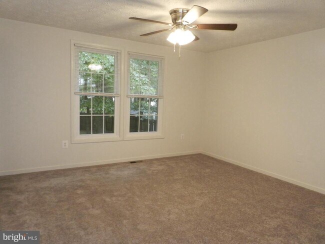 Building Photo - 10605 Holleybrooke Dr