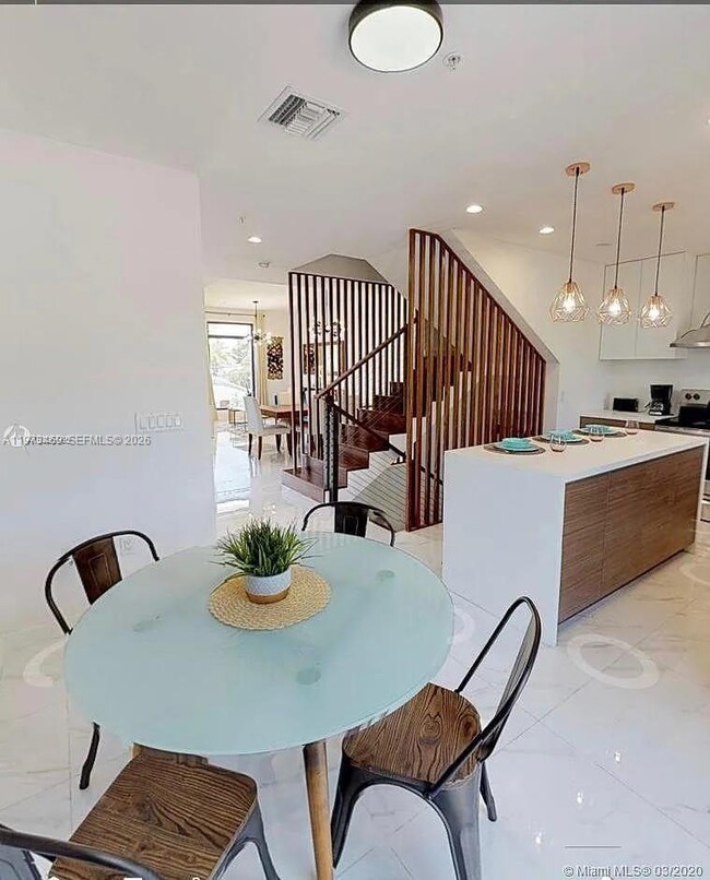 Building Photo - 1503 N 17th Ave