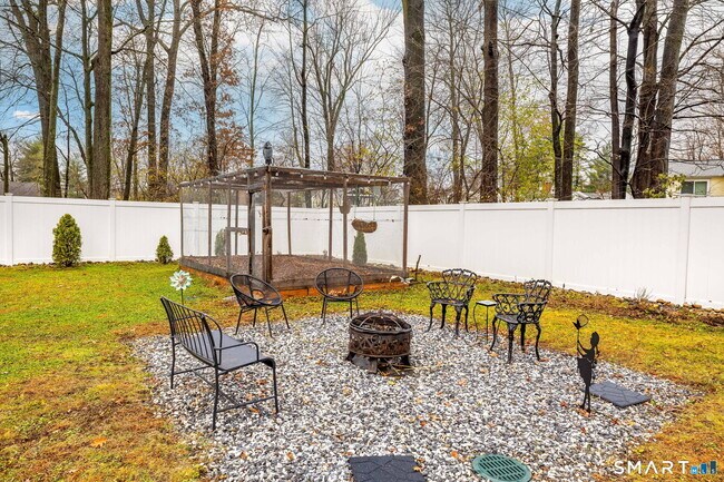 Building Photo - 14 Haynes Rd