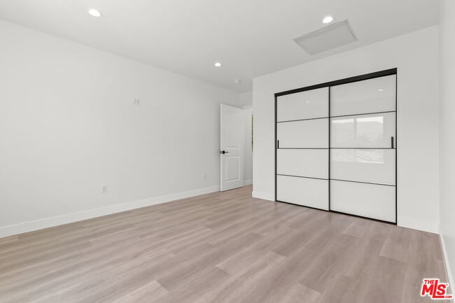 Building Photo - 119-119 S Myers St