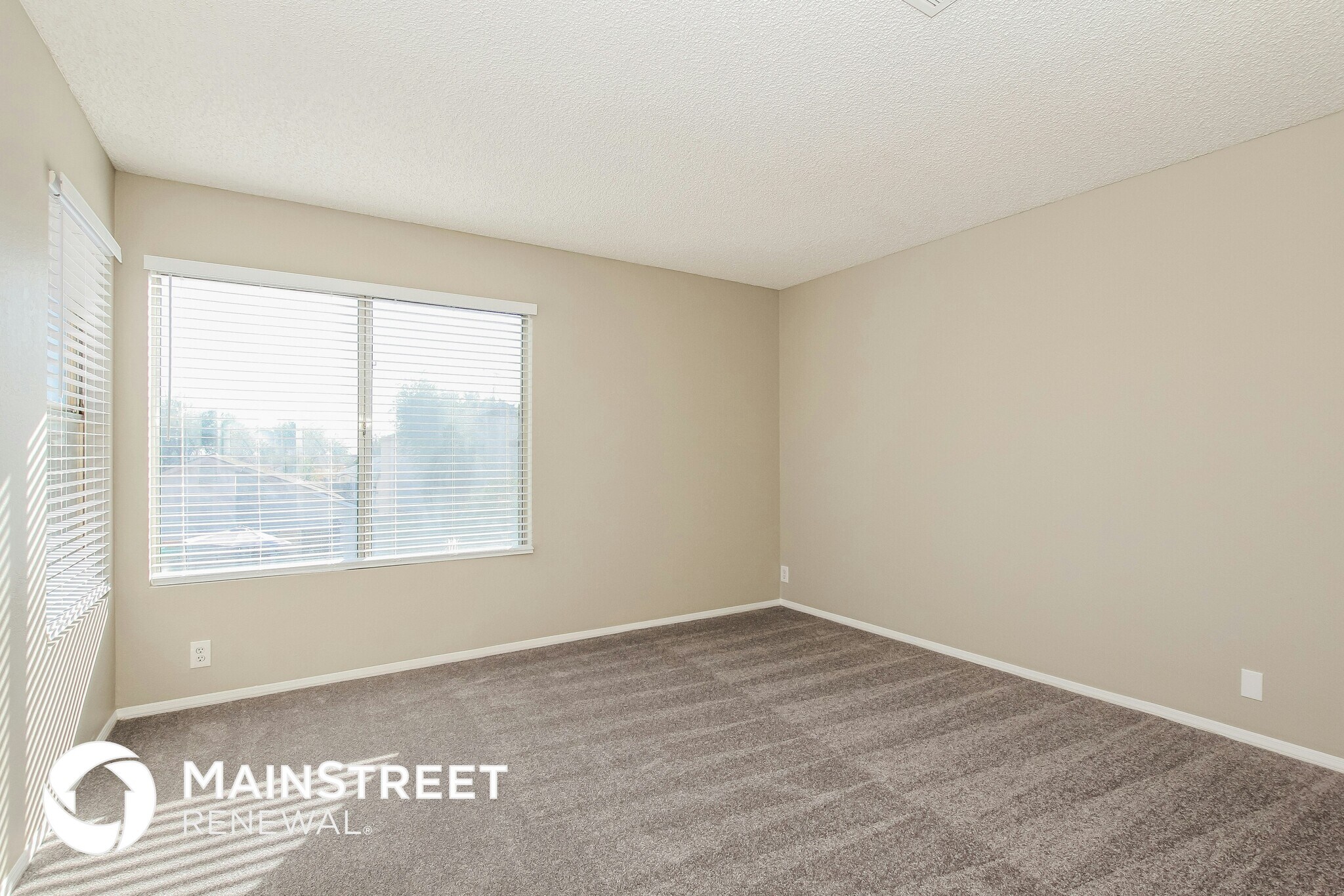 Building Photo - 4033 W Camino Vivaz