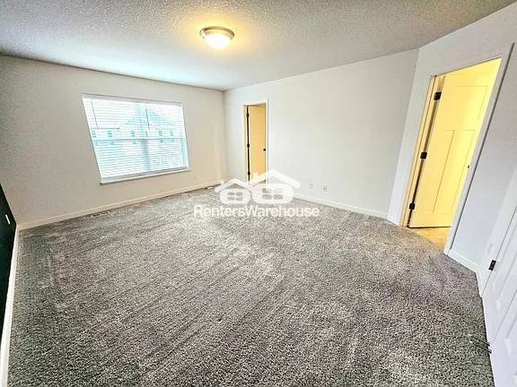 Building Photo - 3040 Basswood St