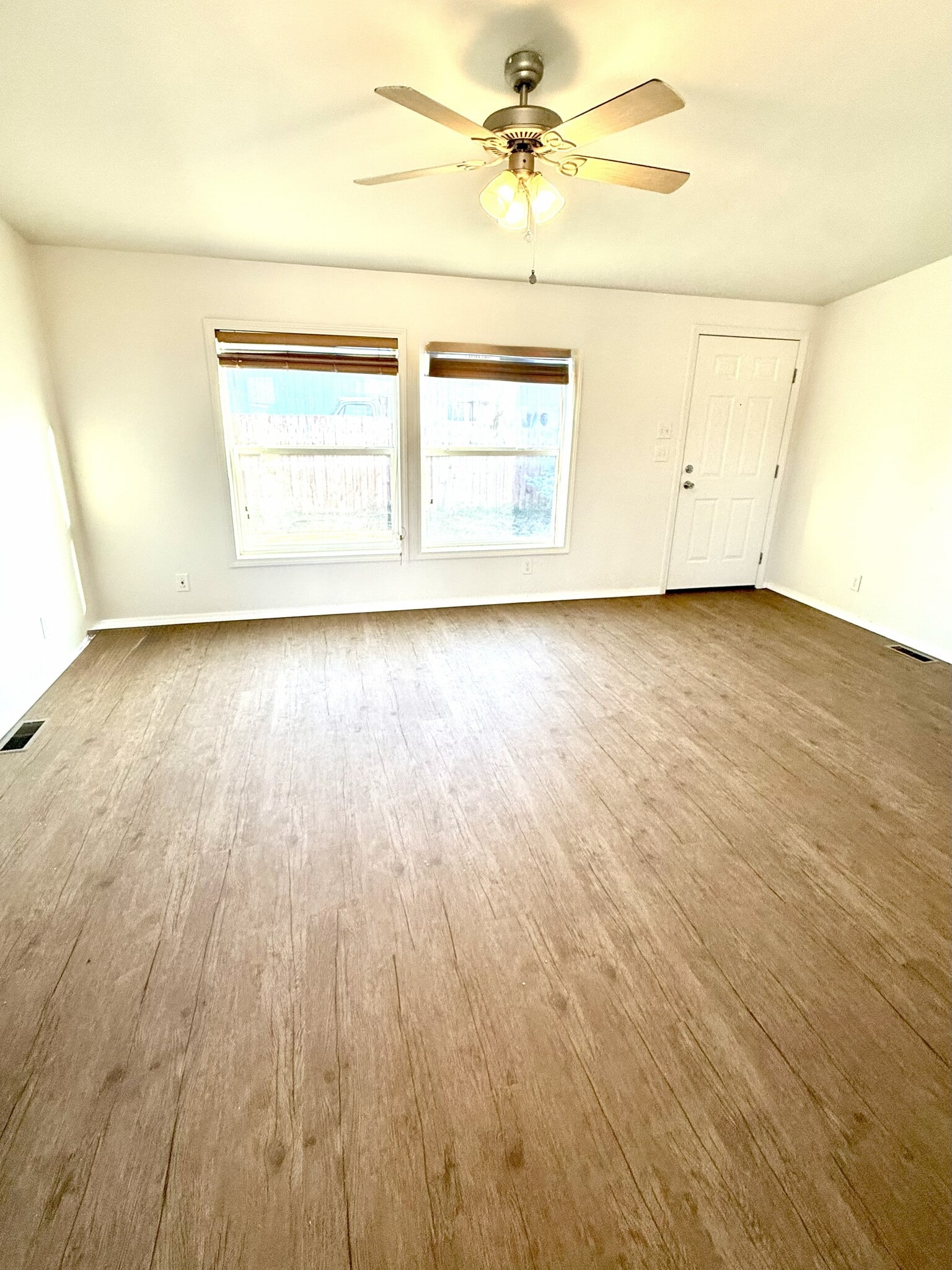 Master Bedroom - 1163 Thomas Dr