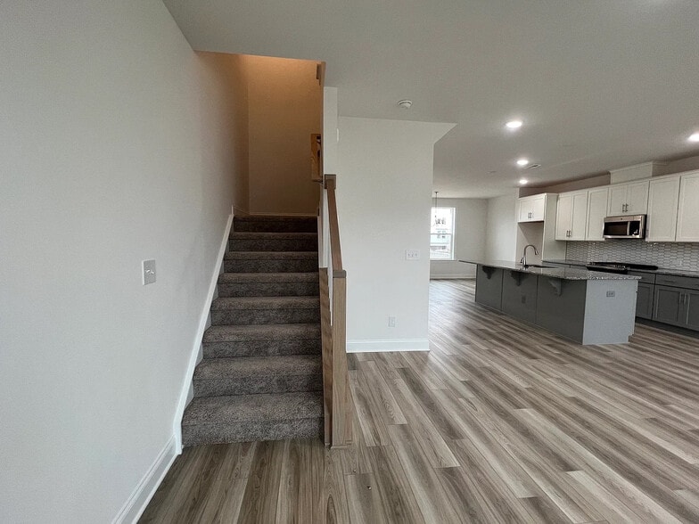 Building Photo - Room in Townhome on Walnut Hl Rd NW