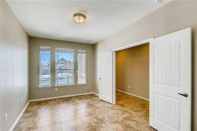 Building Photo - 11224 Dunlop Terrace