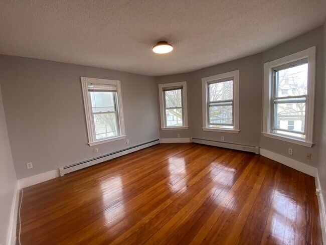 Building Photo - 15 Pierce St