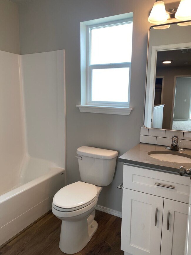 Building Photo - 51 Phoebe Ln