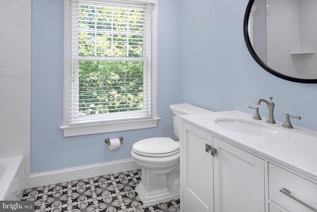 Building Photo - 3 Maidstone Ct