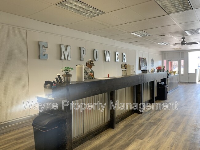 Building Photo - 637 2nd St