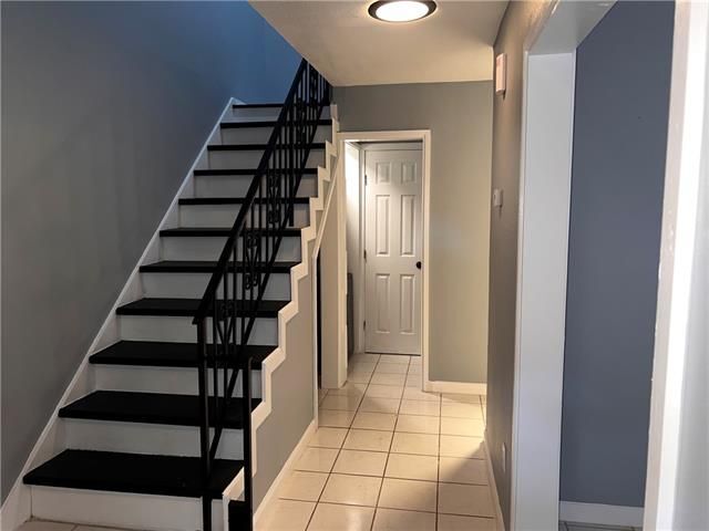 Building Photo - 5704 Count Ln