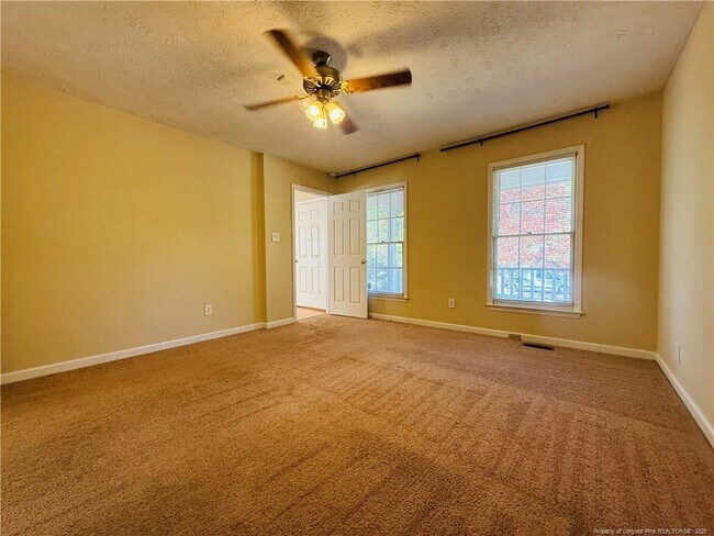 Building Photo - 3517 Grenedine Dr